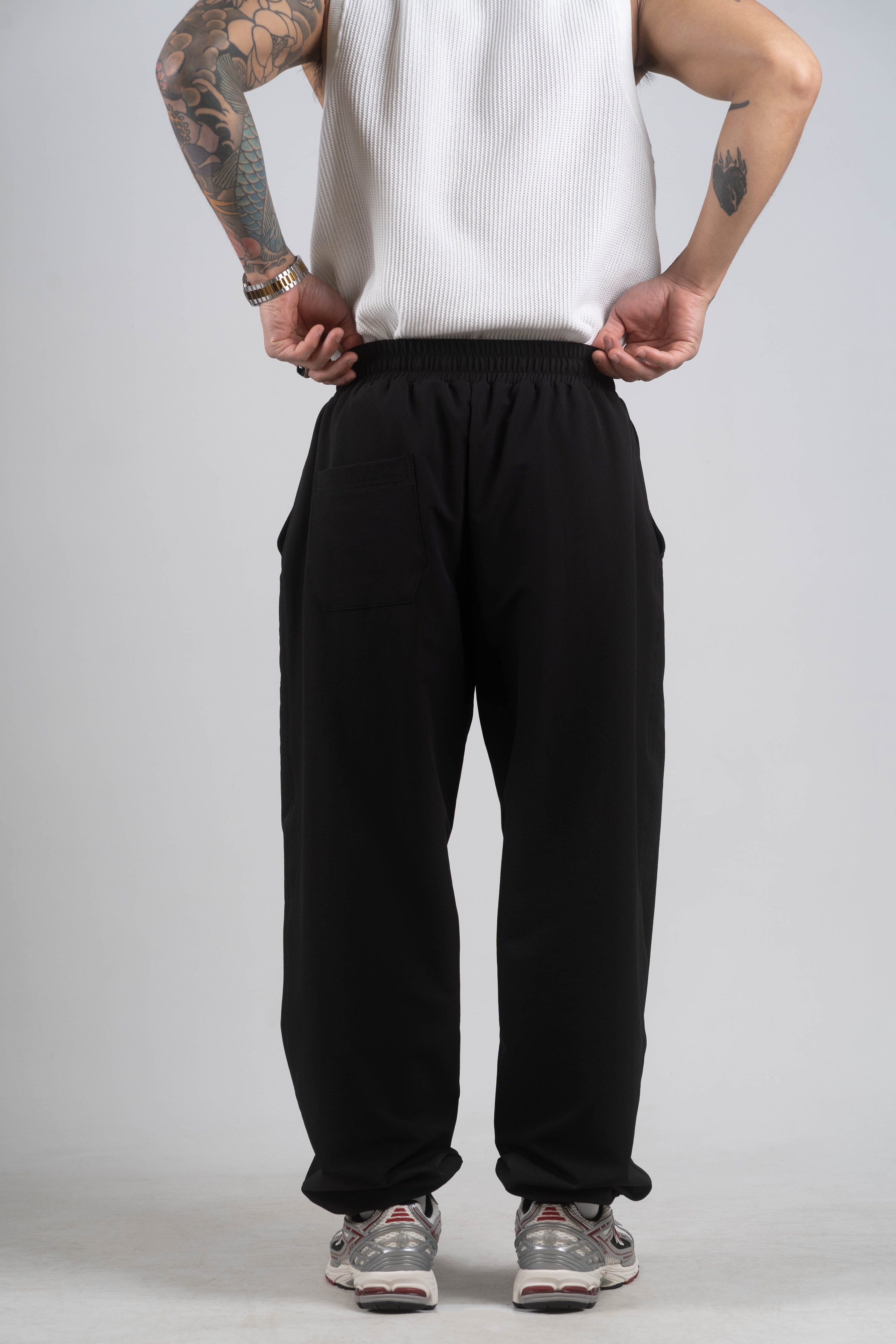 NYLON VERSATILE TROUSER